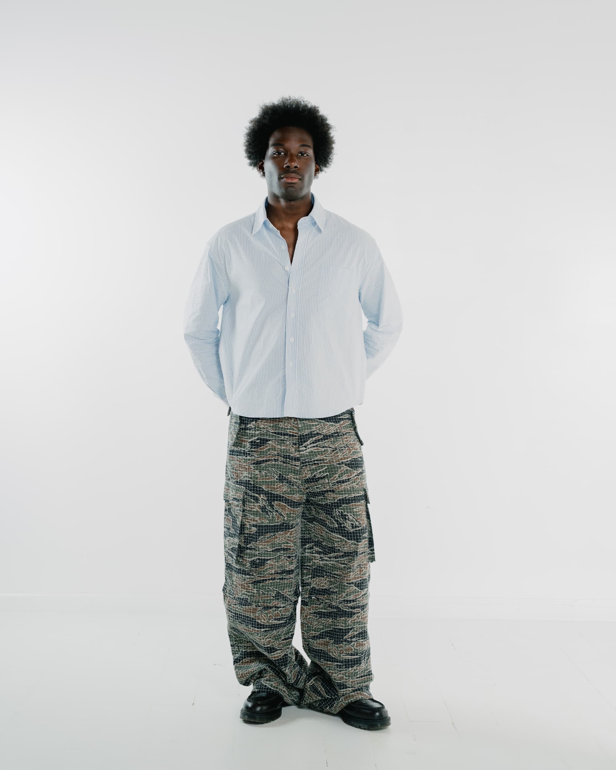 SCRIPT CROPPED OXFORD